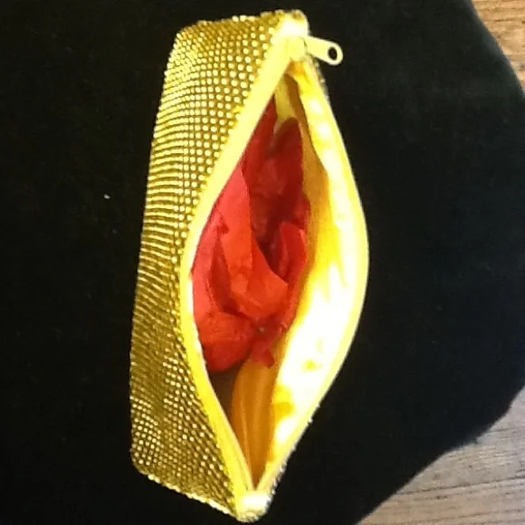 VINTAGE GOLD METAL CLUTCH - Picture 2 of 2